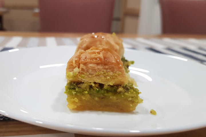 Baklava (2 Stück) - Triemli Treffpunkt