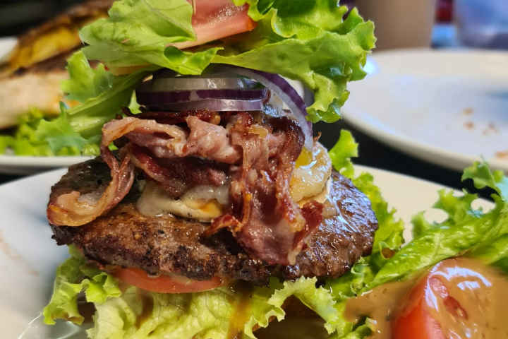 Chèvre Seguin Burger - Chef's Diner