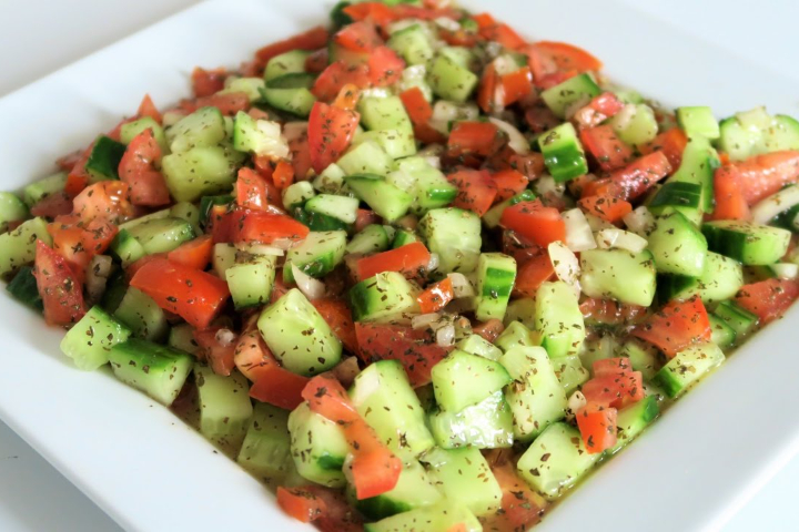 Salade Tunisienne - Café Restaurant Barrouta