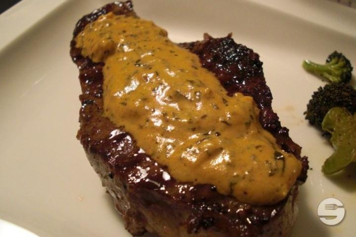 Pork Cutlet with Café de Paris - Restaurant Pizzeria du Commerce