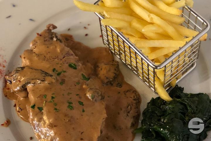 Beef Entrecote with Forest Sauce - Restaurant Pizzeria du Commerce