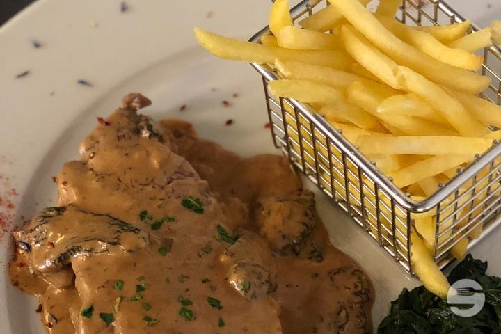 Beef Entrecote with Café de Paris Sauce - Restaurant Pizzeria du Commerce
