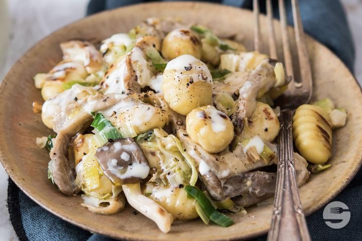Gnocchi Cream, Pesto, Olive Oil - Pizzacom