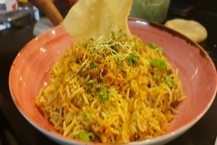 Jheenga Biryani - Cardamom