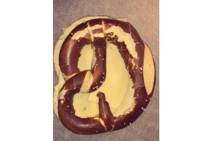 Cheese pretzel - Dina Kiosk Shop