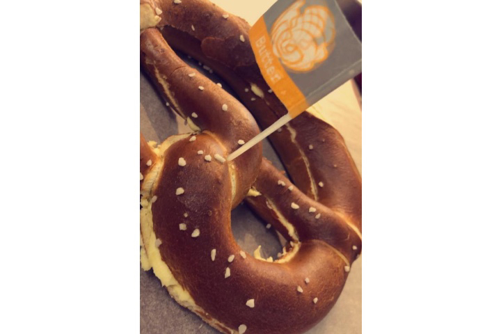 Butter pretzel - Dina Kiosk Shop
