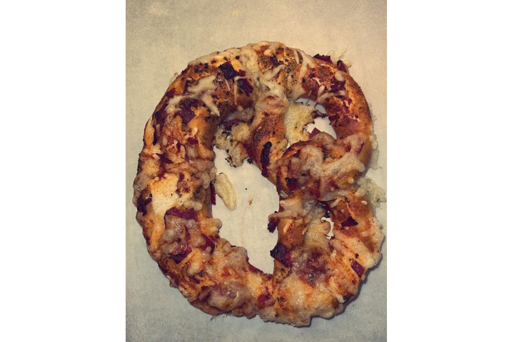 Pizza pretzel - Dina Kiosk Shop