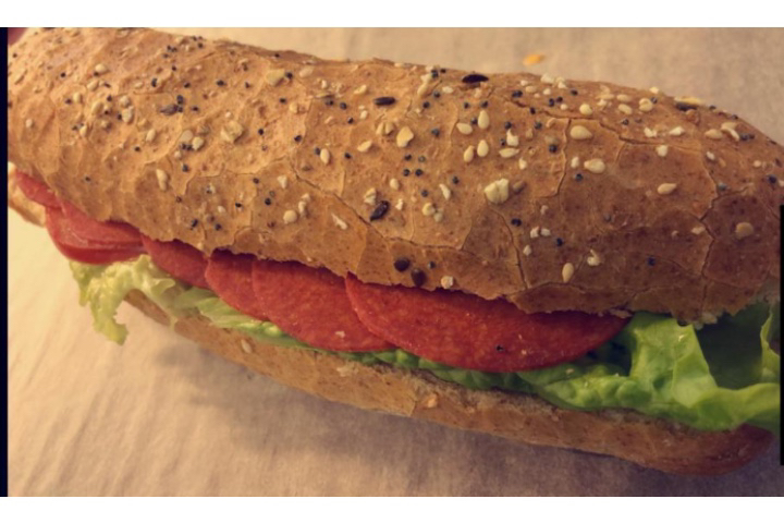 Spicy salami sandwich - Dina Kiosk Shop