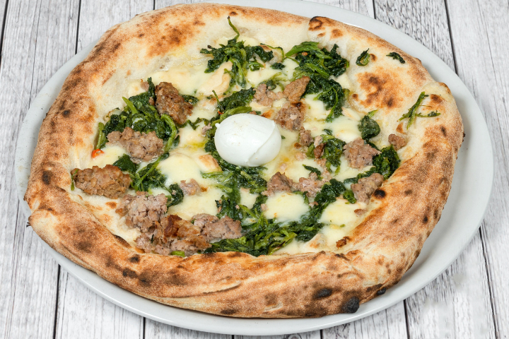 Salsiccia e friarielli - Pizzeria Napulé