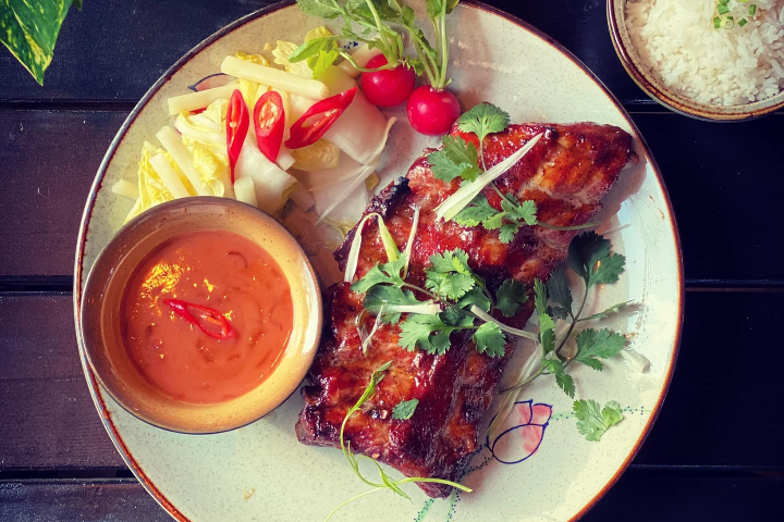 Suon Nuong Sa - Đu Đủ Vietnamese Cuisine - Sushi & Grill