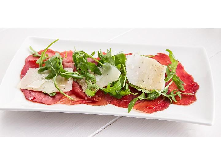 Bresaola, rocket and grana cheese - Food Express