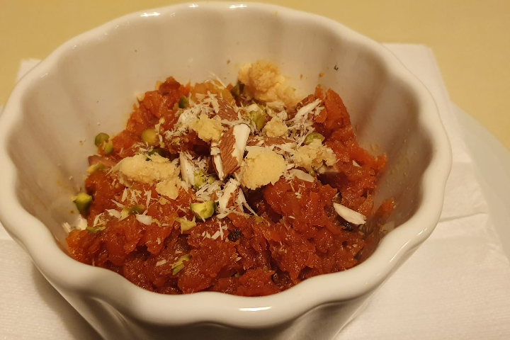 Gajjar phooll makhaney ka Halwa - Swaad