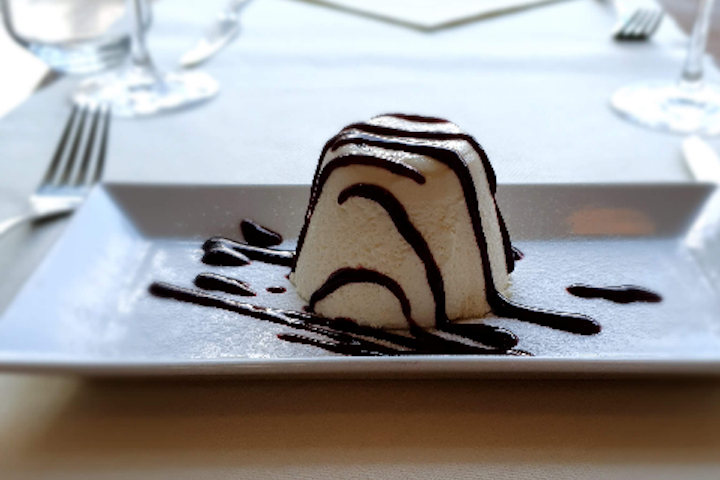 Homemade Panna Cotta - AMICI - Ospitalità Italiana