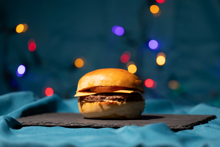 Cheesburger aus Schweizer Rindfleisch - Snack Factory Bahnhof Bern