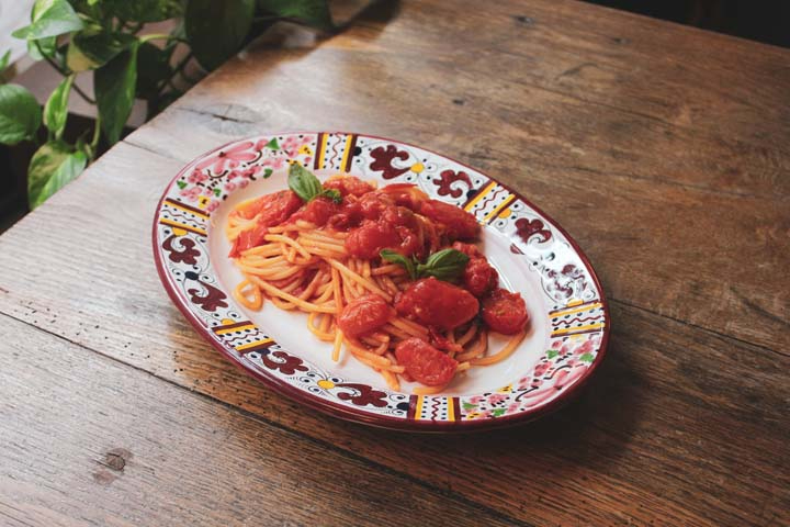 Spaghetto di Gragnano with Tomato Sauce - Cinecitta