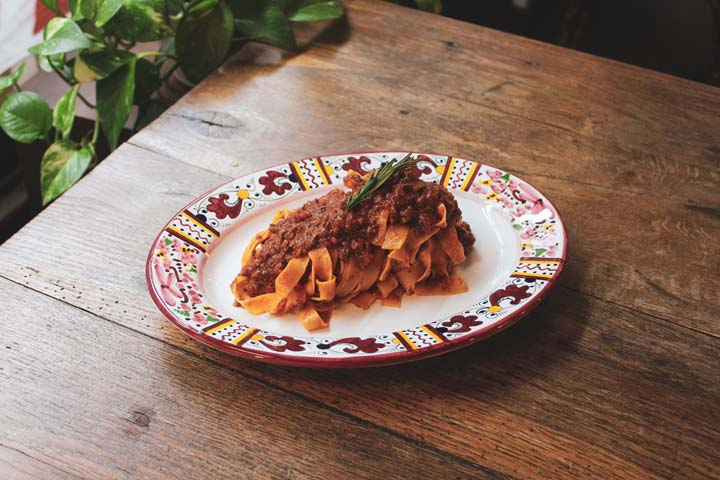 Fresh Tagliatelle alla Bolognese - Cinecitta