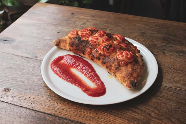 Calzone Pizza - Cinecitta
