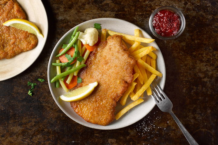 Breaded veal schnitzel - Coop Restaurant Letzipark