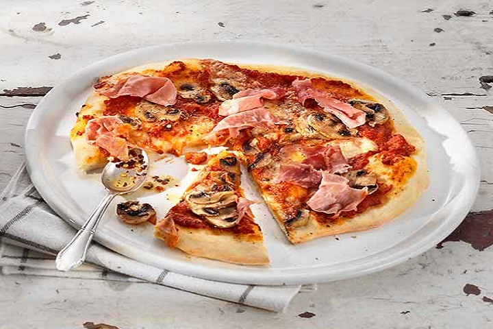 Pizza Proscuitto e Funghi - Coop Restaurant Letzipark