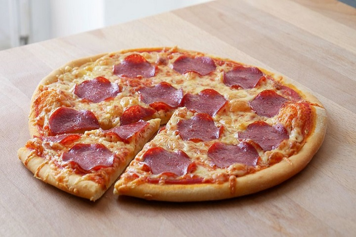 Pizza Salami piccante - Coop Restaurant Letzipark