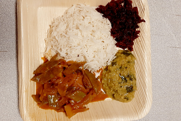 Various vegetable curries (vegan) - Euro Asia Bazar