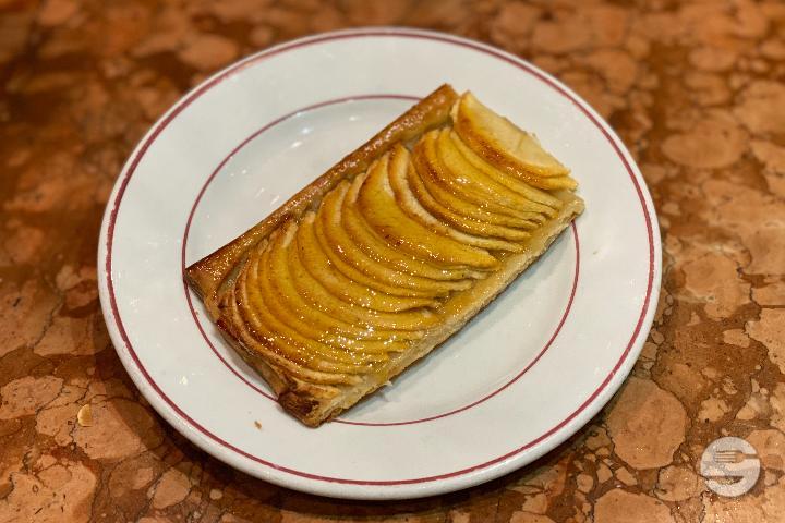 Tarte aux pommes - Le Relais de l'Entrecôte