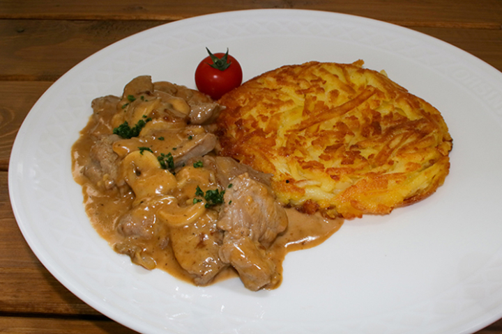 Geschnetzeltes Kalbsfilet Zürcher Art mit Rösti - Restaurant Savoy Bar & Orsini