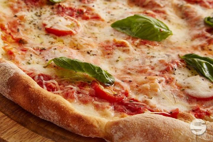 Pizza Napolietana - Le Mondial Kebab