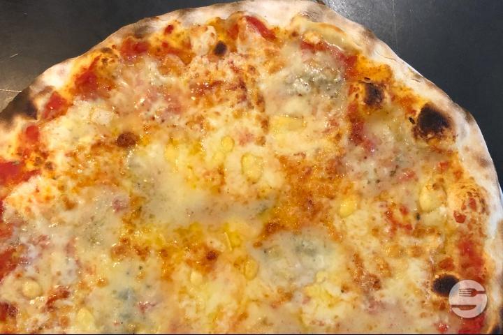 Pizza Quatre Fromages - Le Mondial Kebab