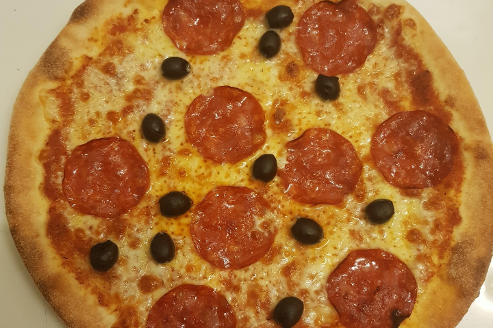 Salami Pikant - Dazan Pizza