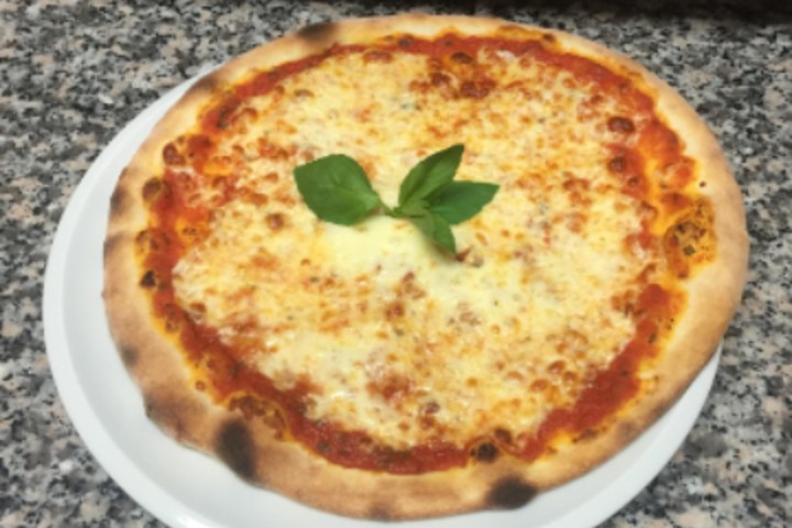 Quatro Formagio - Dazan Pizza