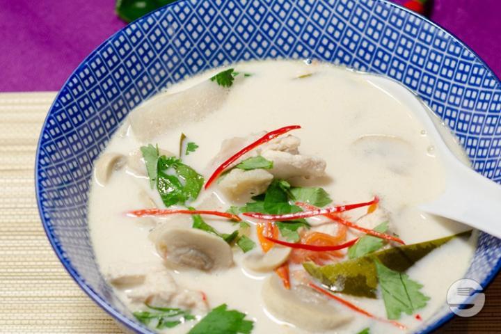 06. Potage au Poulet avec Lait Coco - Nihao Mauborget