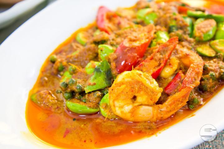 82A. Crevettes au Curry Rouge - Nihao Mauborget