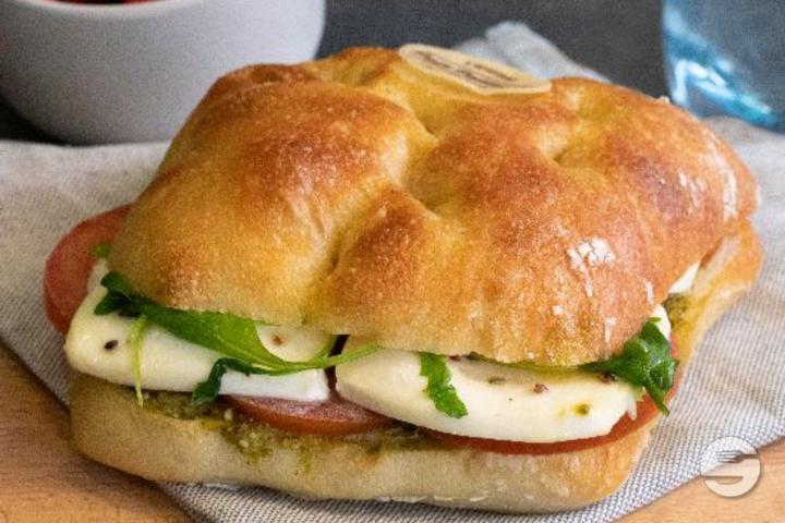 Sandwich Paillasse Caprese - Aimé Pouly - Marterey