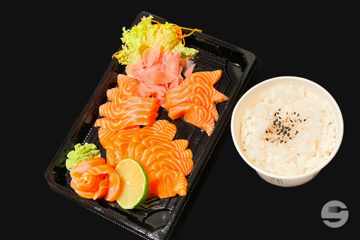SASHIMI Salmon plate MEDIUM - Yen's Sushi & Asian Cuisine