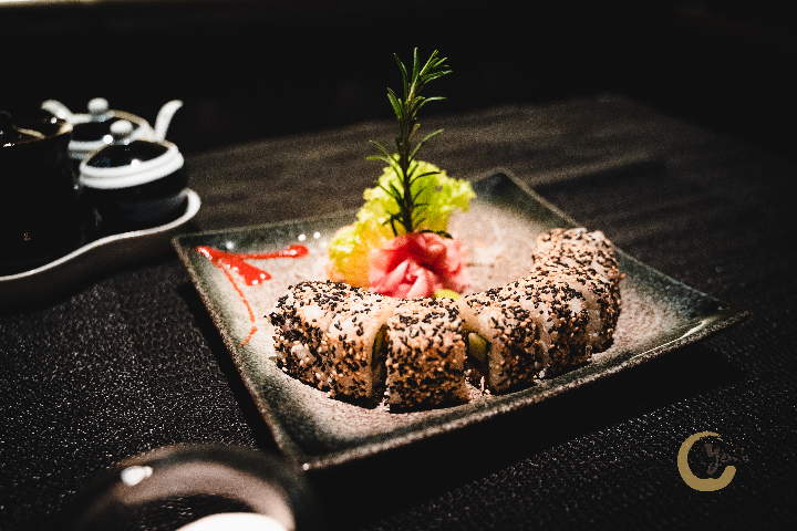 Uramaki Vegi Roll - Yen's Sushi & Asian Cuisine