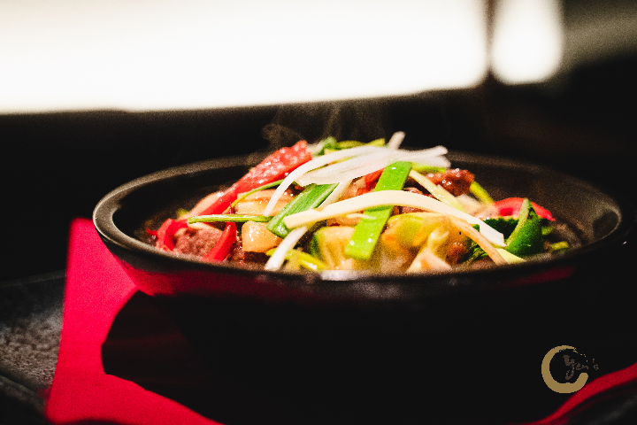 Shanghai House - Yen's Sushi & Asian Cuisine
