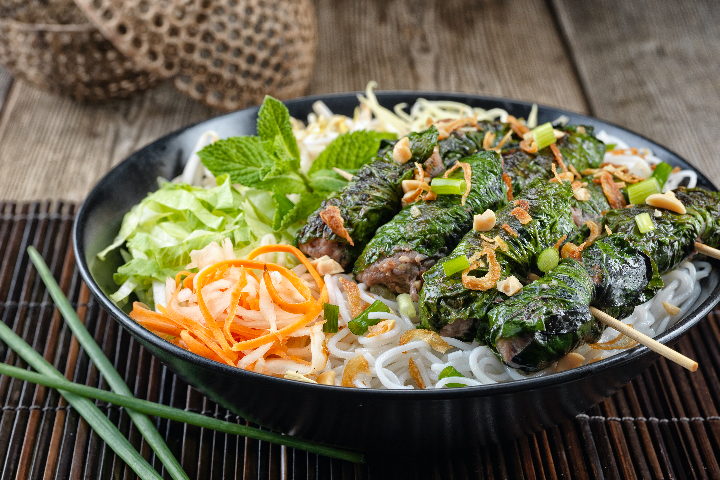BÚN LÁ LỐT BÒ - Nón Lá