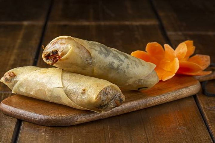 Homemade Spring Roll with Chicken - Le Lobbybar