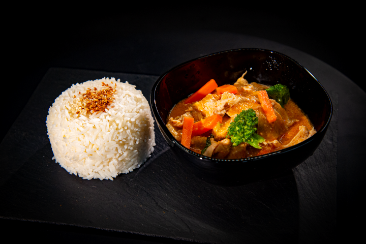 Chicken Menu Gai Satay Sauce - Le Lobbybar