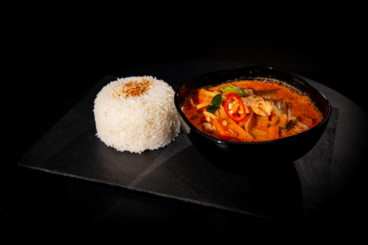 Chicken Menu Keang Deang Gai - Le Lobbybar