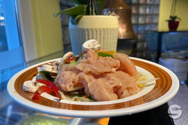 Chicken with selected vegetables - The Khan