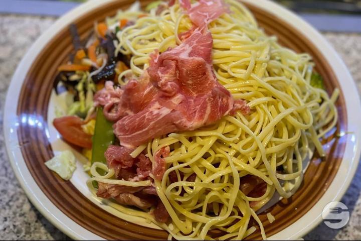 Pork with selected vegetables - The Khan