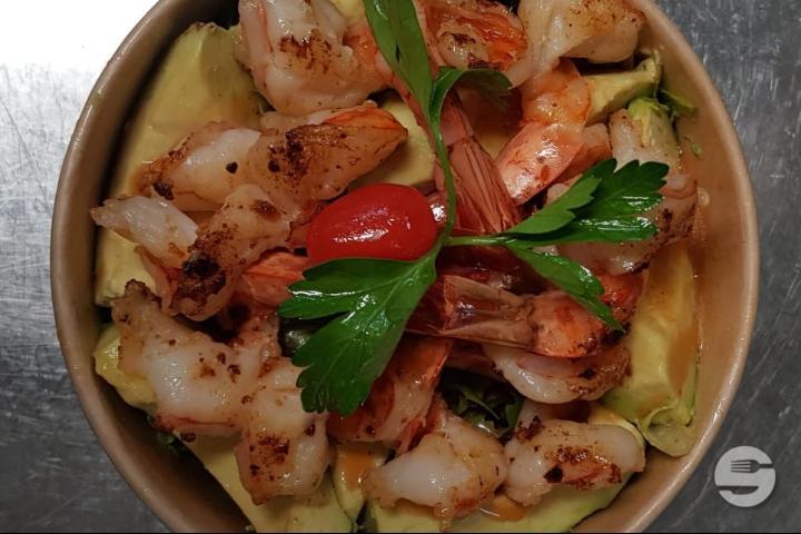 KING PRAWN & AVOCADO SALAD - The Khan