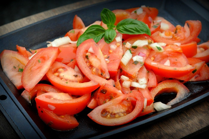 Tomaten-Zwiebel Salat - Indomex