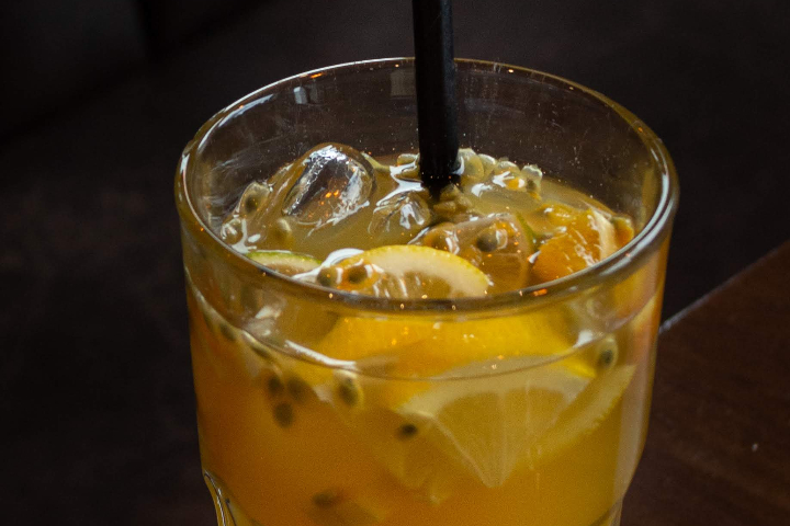 Mango Passionsfrucht Ice Tea 5 dl - Be Heroes Albisriederplatz