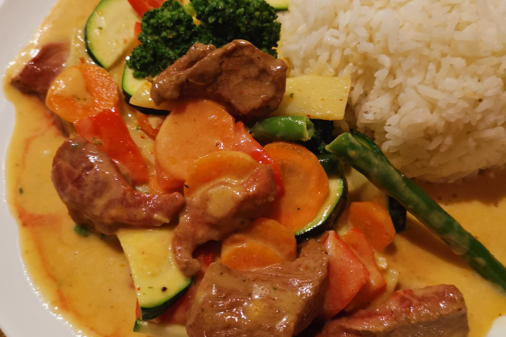 Thaicurry mit Rindfleisch - Erwins Imbiss Stube