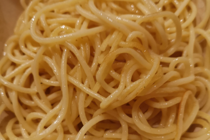 Spaghetti mit Butter - Erwins Imbiss Stube