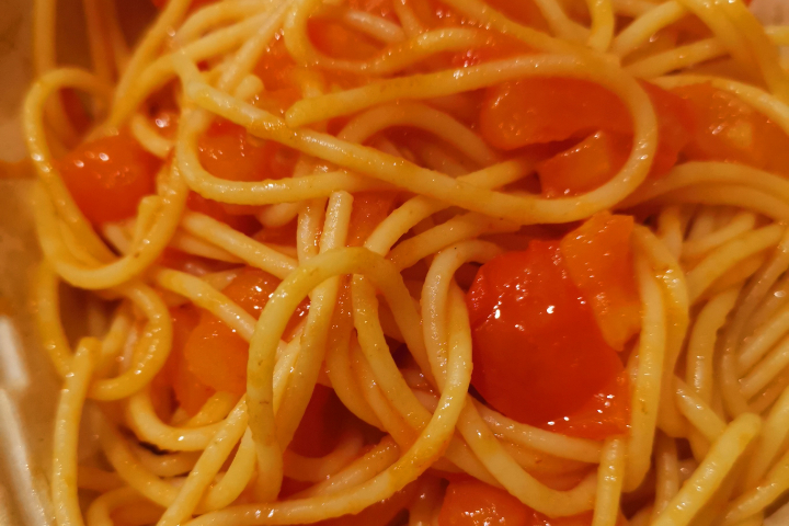 Tomatenspaghetti - Erwins Imbiss Stube