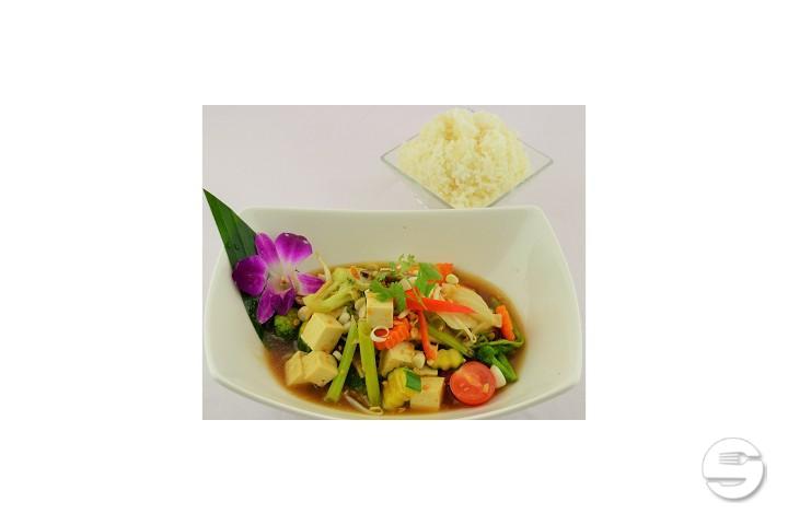 Pad Pak Ruamit - Tuktuk Thaikitchen